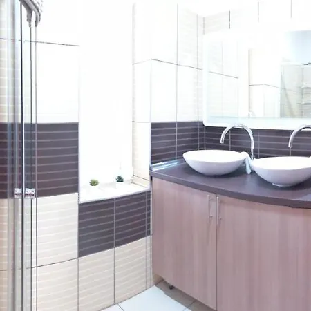 בית נופש V7 Petite Maison שיופוק