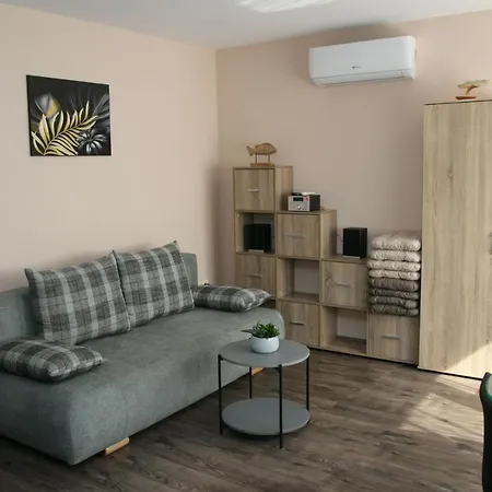 V7 Petite Maison